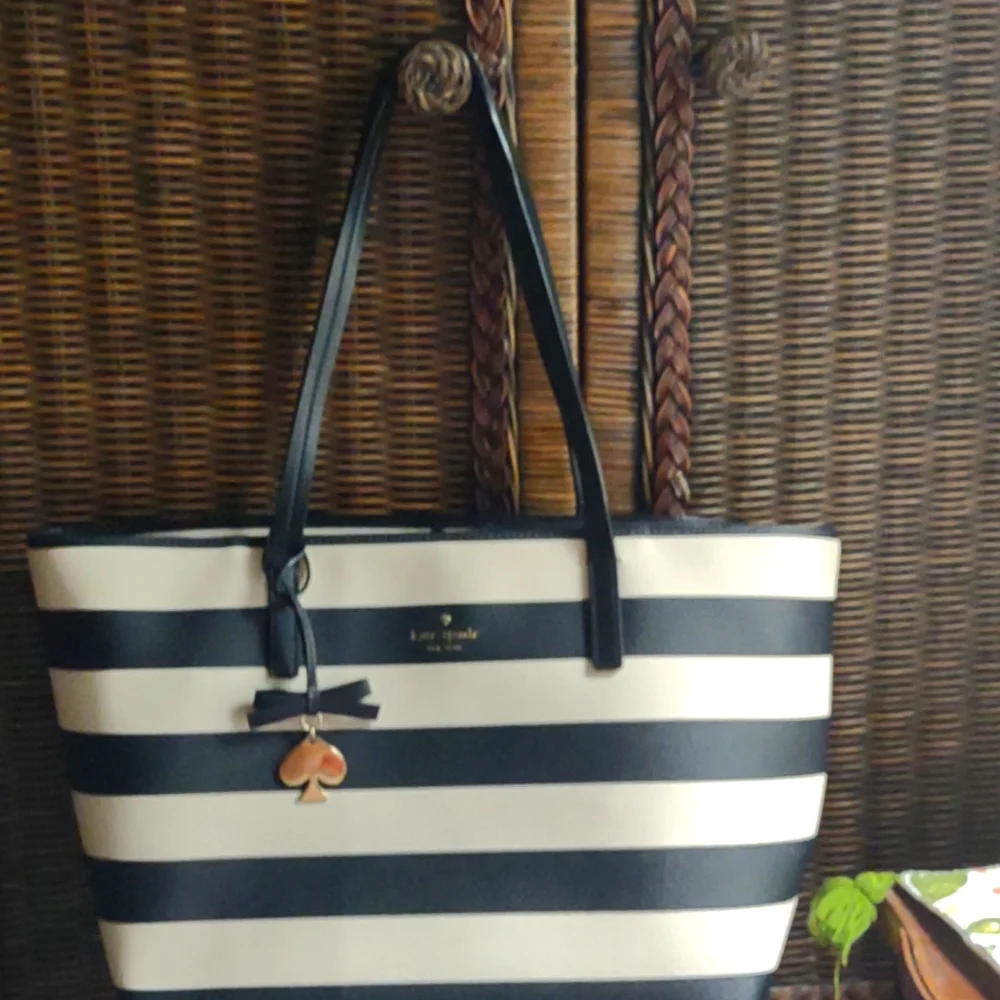 Kate Spade - Picture 1 of 7